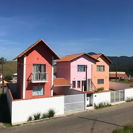 Chale Enfrente As Montanhas Villa Penedo  Exterior photo