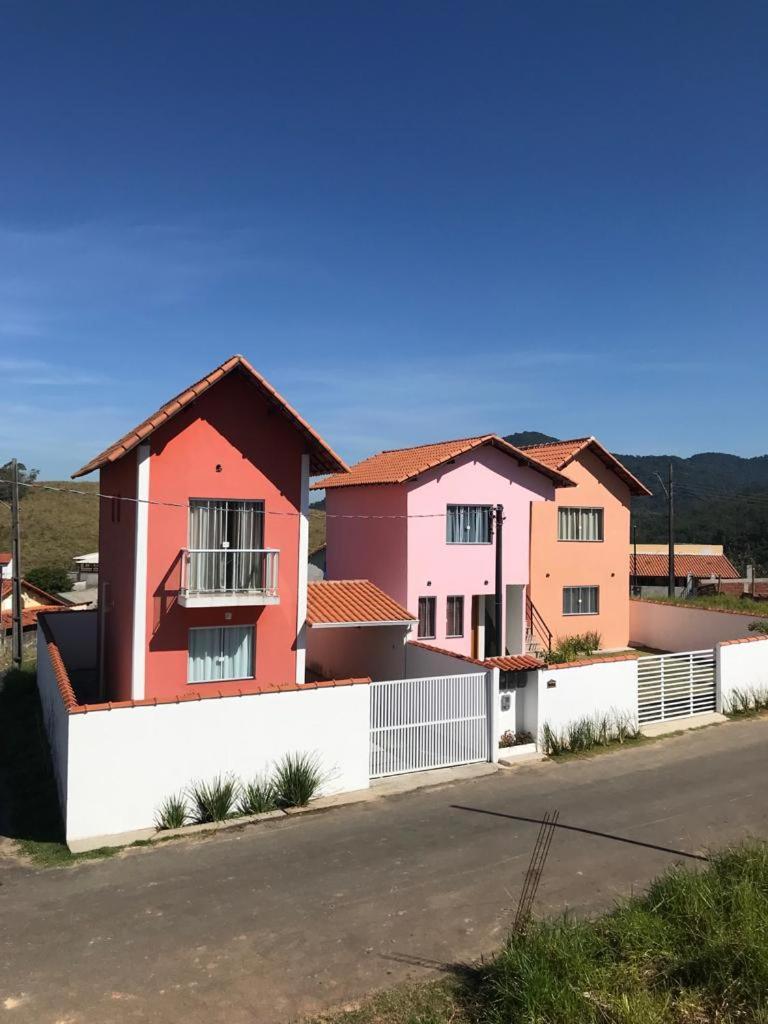 Chale Enfrente As Montanhas Holiday home *